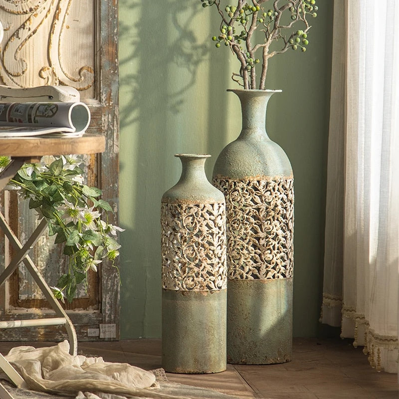 Denise – Retro Metallbodenvase