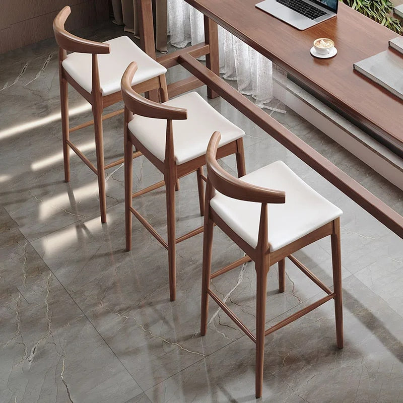 Alexa – Nordic Minimalistischer Massivholz-Hocker