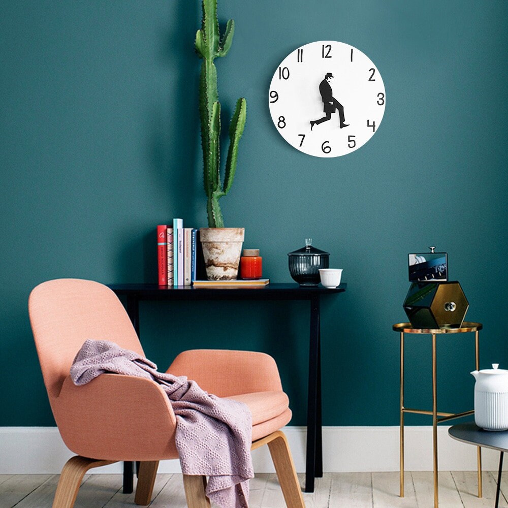 Roku – Minimalistische Lustige Wanduhr