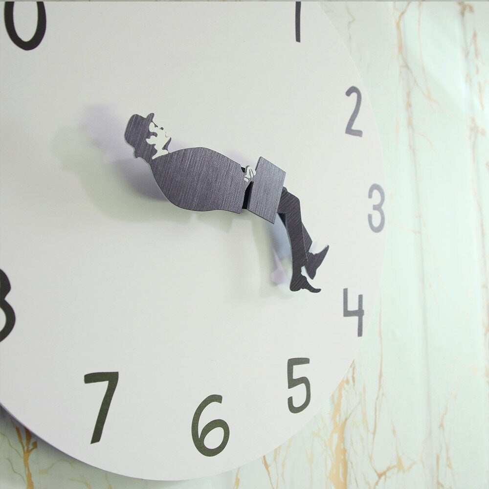 Roku – Minimalistische Lustige Wanduhr