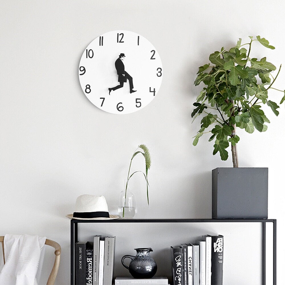 Roku – Minimalistische Lustige Wanduhr