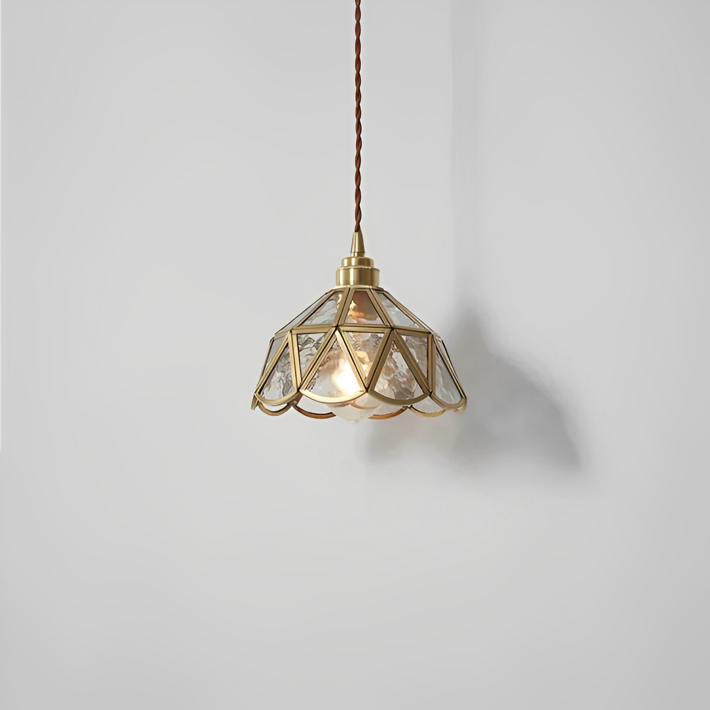 Clara – Pendelleuchte aus Glas mit Stoffkabel
