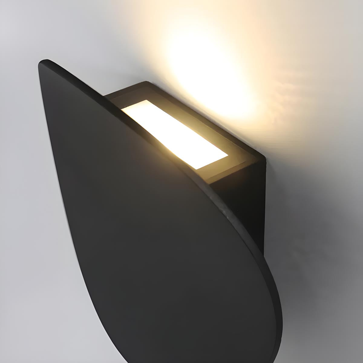 Yara – Moderne Minimalistische Outdoor-Wandleuchte