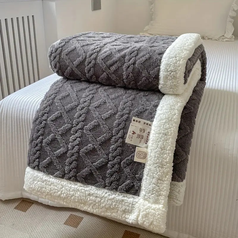 Noemi – Doppelt dicke Jacquard-Berberfleece-Decke