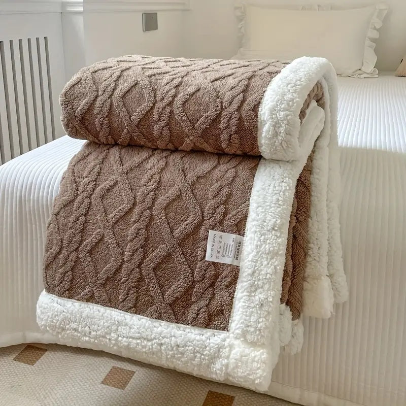 Noemi – Doppelt dicke Jacquard-Berberfleece-Decke