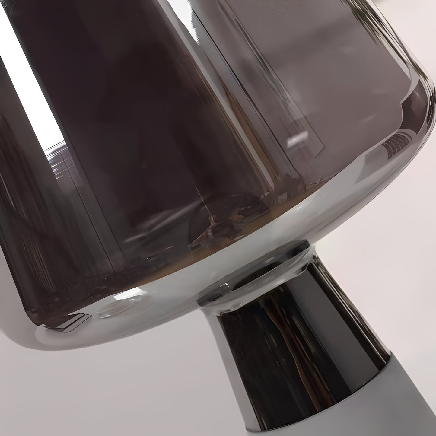 Sivra – Nordische postmoderne Tischlampe