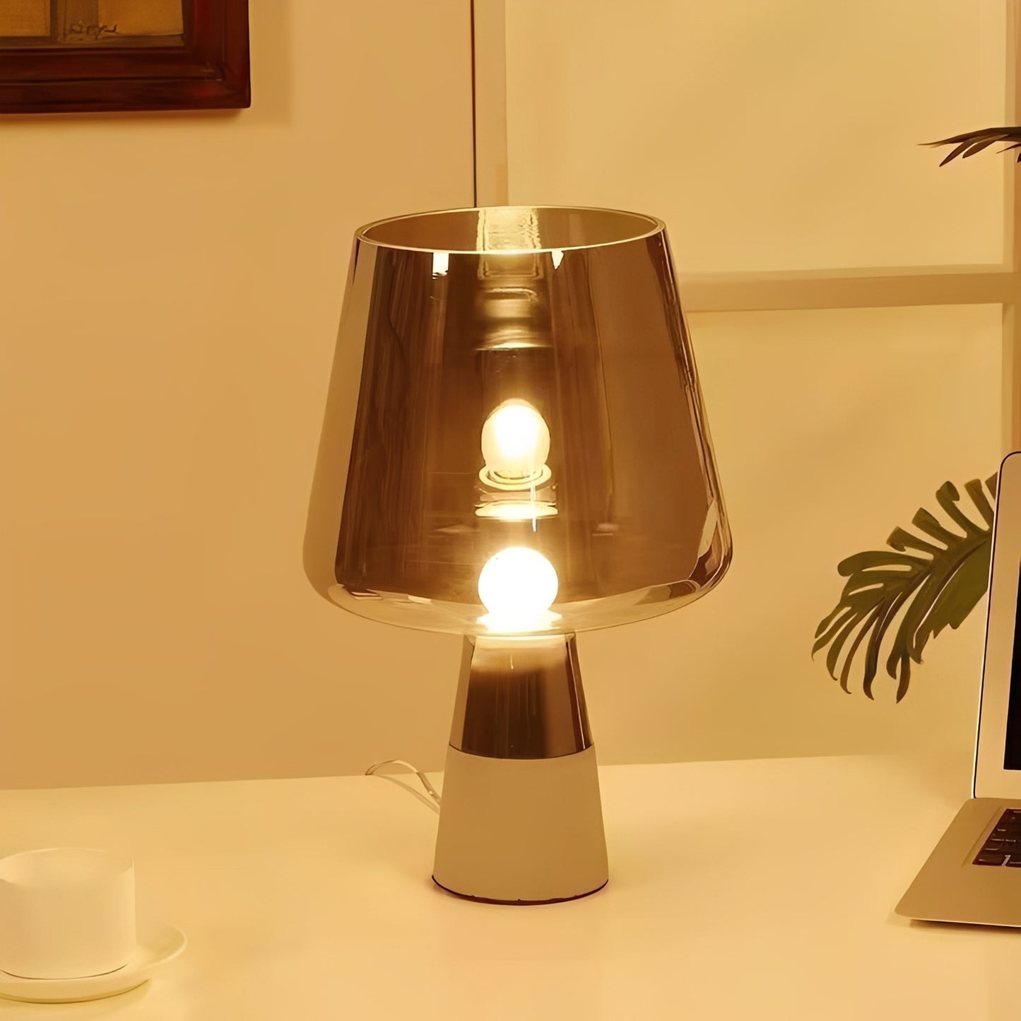 Sivra – Nordische postmoderne Tischlampe