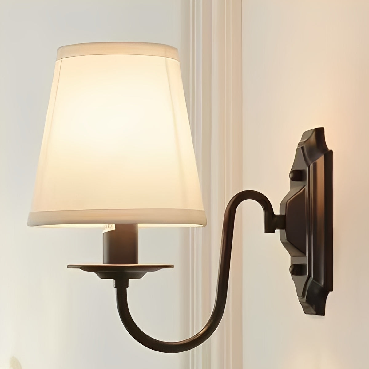 Harper – Schmiedeeiserne Wandlampe