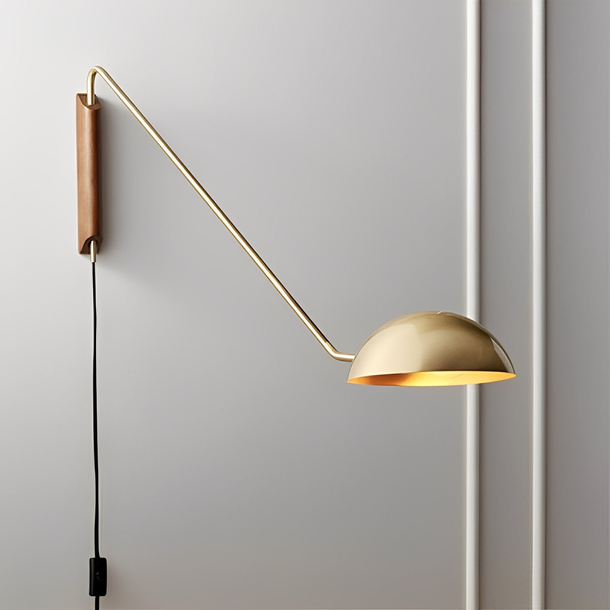 Petra – Designer Wandlampe in Blütenblattform