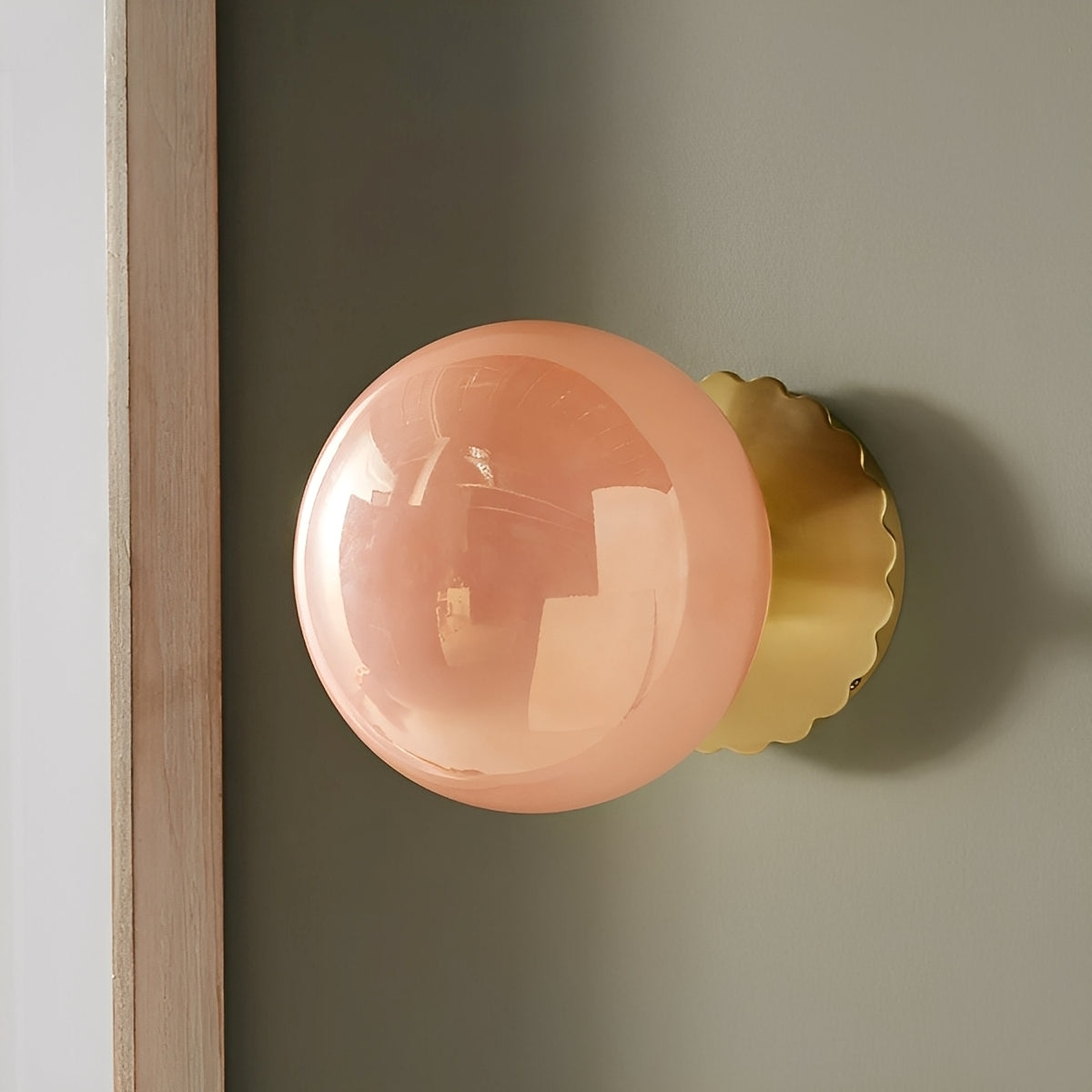 Ylva – Glas-Wandlampe für Wohnzimmer und Schlafzimmer