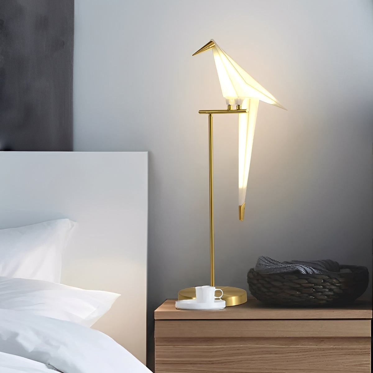 Origa – Postmoderne Tischlampe im Kranich-Design