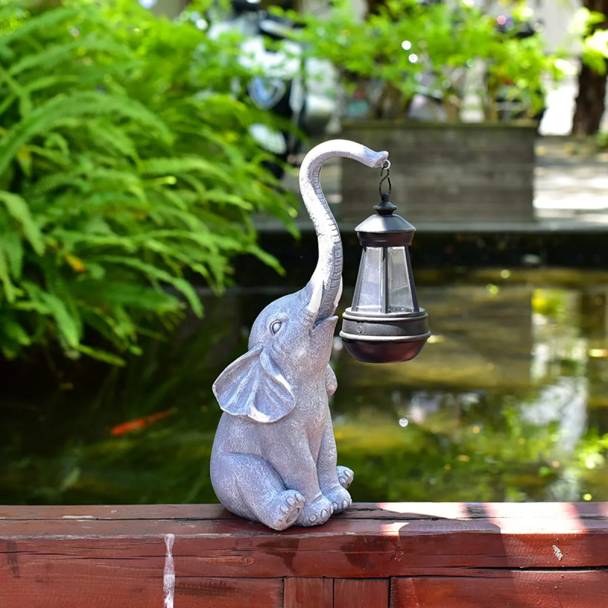 Rajan – Solar-Gartenlampe Elefant aus Harz
