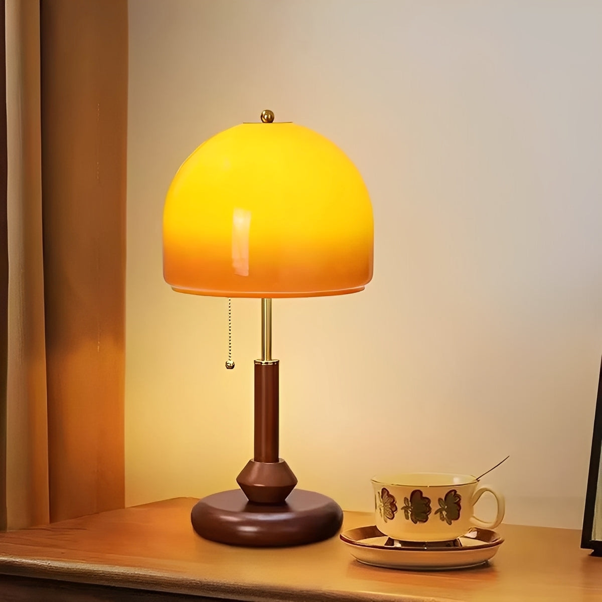 Nori – Vintage Tischlampe im französischen Stil