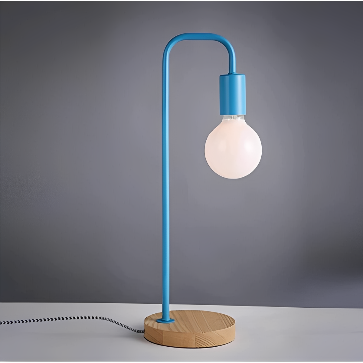 Arvid – Retro Moderne Tischlampe