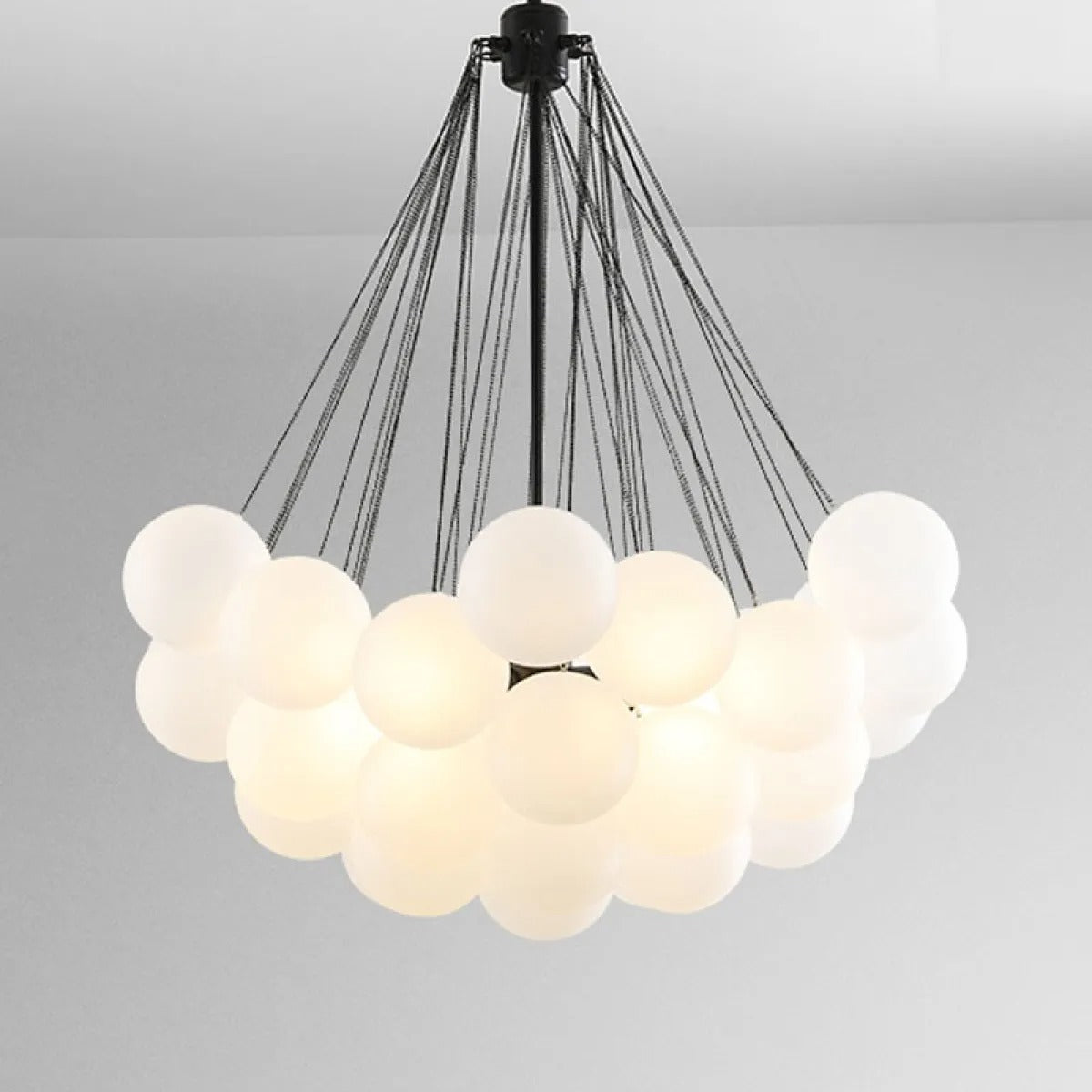 Elly – Kreative Luxus-Glaskugel Pendelleuchte