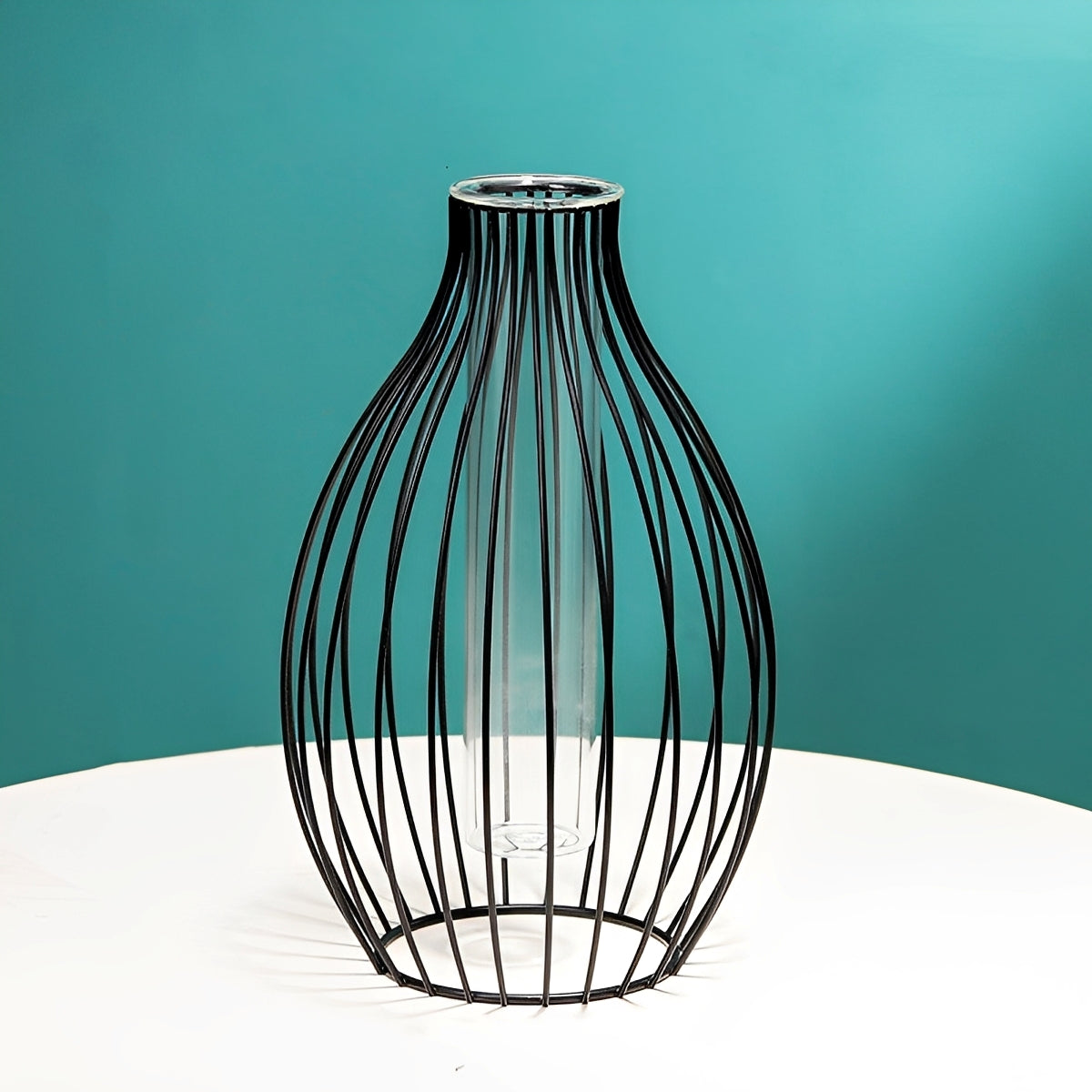Rikk – Statement-Vase in Schwarz