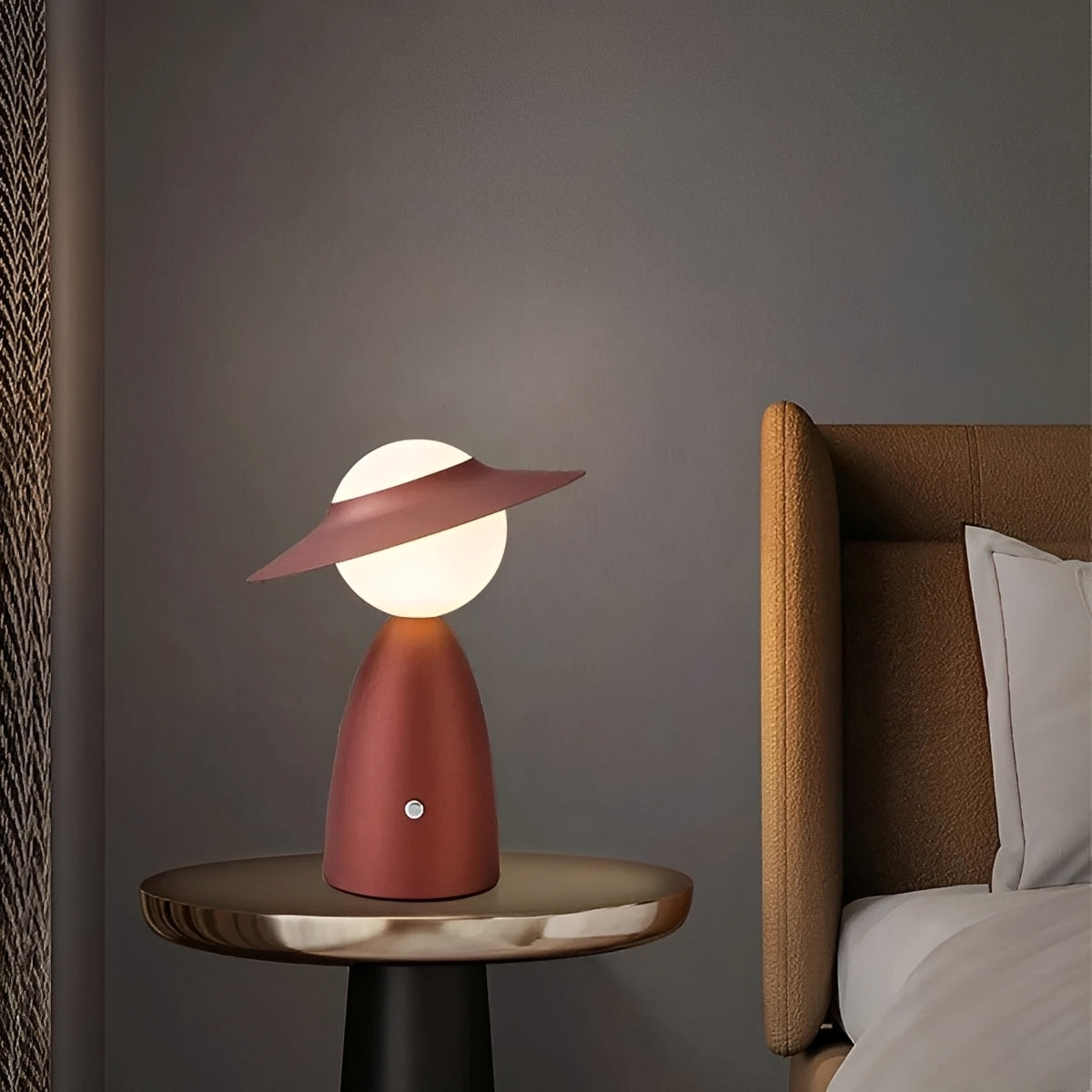 LumiElite – Kreative Metall-Tischlampe mit USB-Aufladung