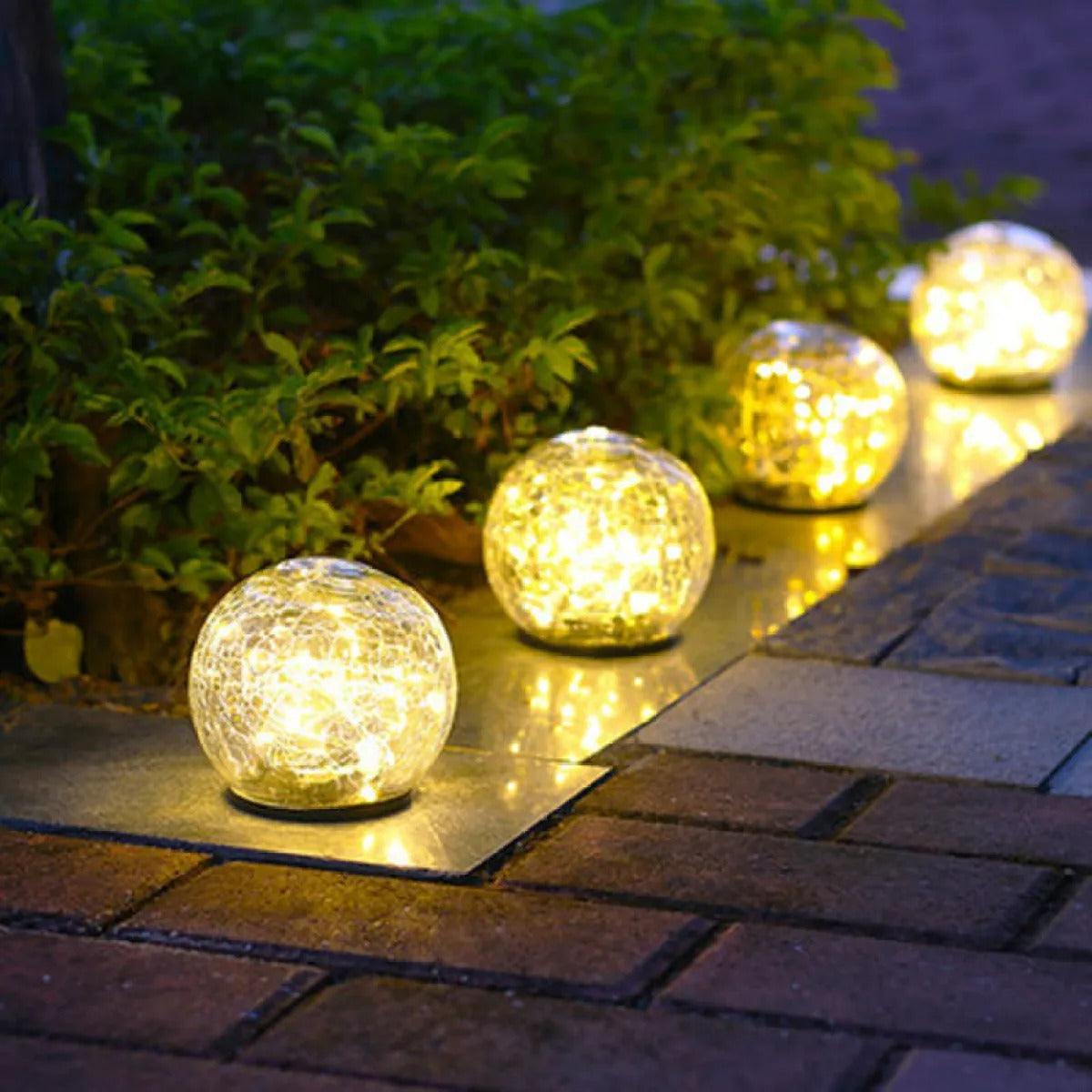 Aurel – Solarbetriebene LED Gartenleuchte