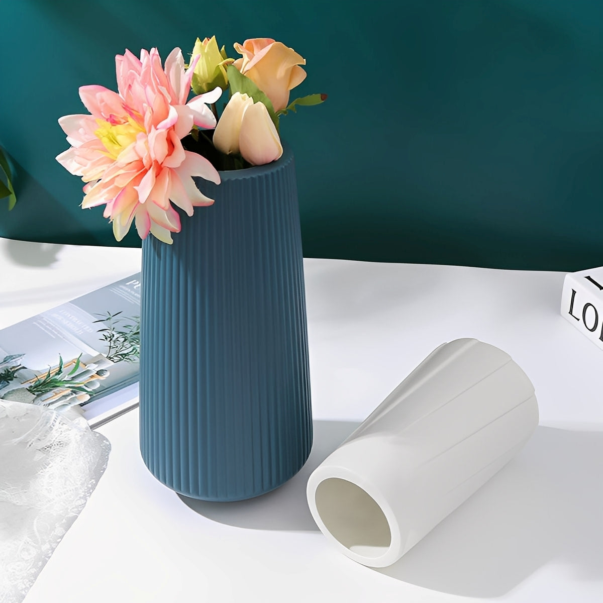 Celeste – Petal Vase im modernen Minimalismus