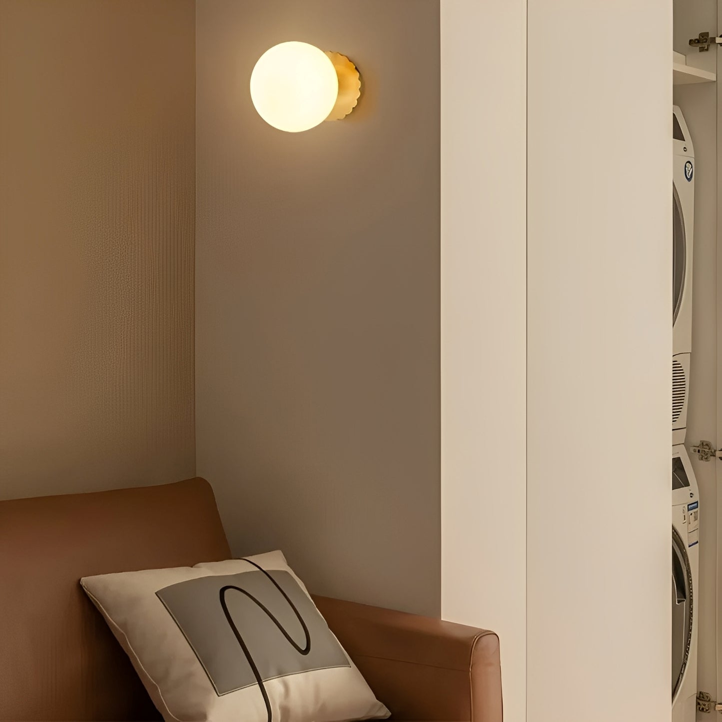 Ylva – Glas-Wandlampe für Wohnzimmer und Schlafzimmer