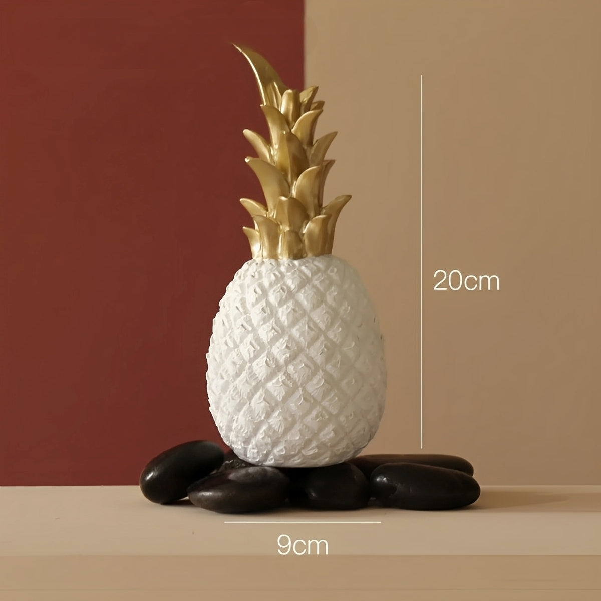 Phineas – Stilvolle Ananas-Dekoration aus Harz für sommerliche Wohnakzente