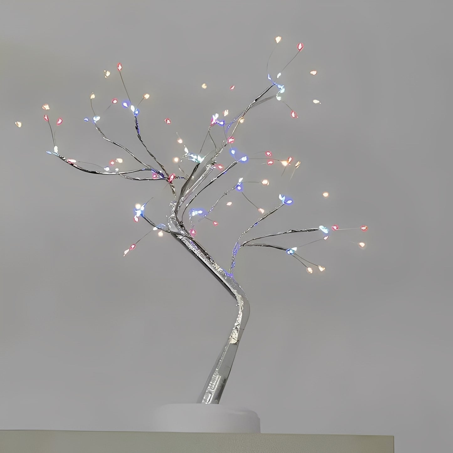 Stella – Farbwechselnde LED-Baumlampe