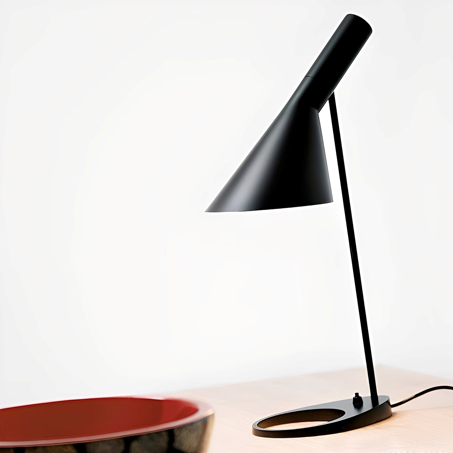 Elvara – Schlichte Nordische LED-Tischlampe