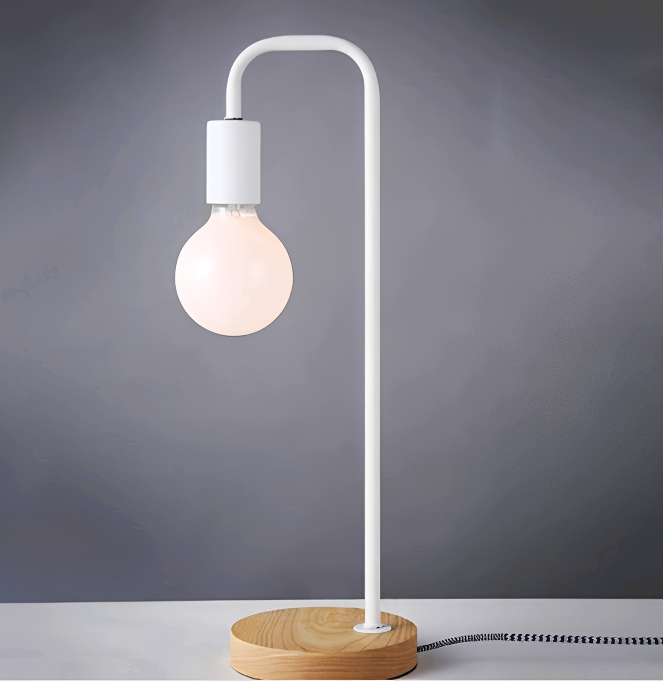 Arvid – Retro Moderne Tischlampe