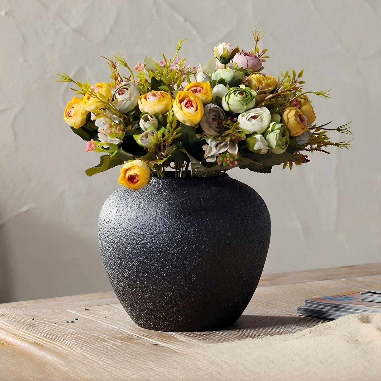 Nera – Schwarze Keramikvase