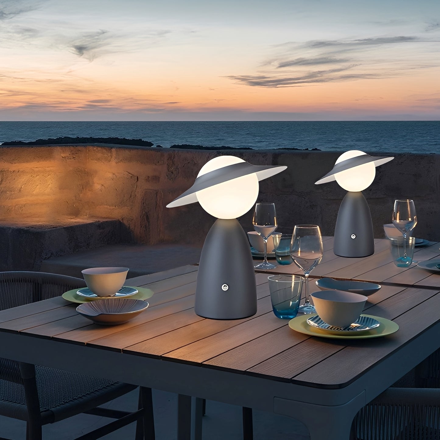 LumiElite – Kreative Metall-Tischlampe mit USB-Aufladung