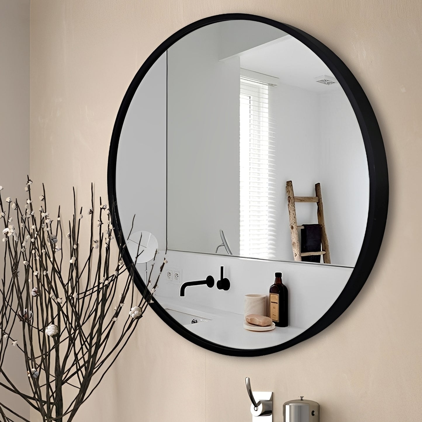 Elio – Eleganter Badezimmerspiegel