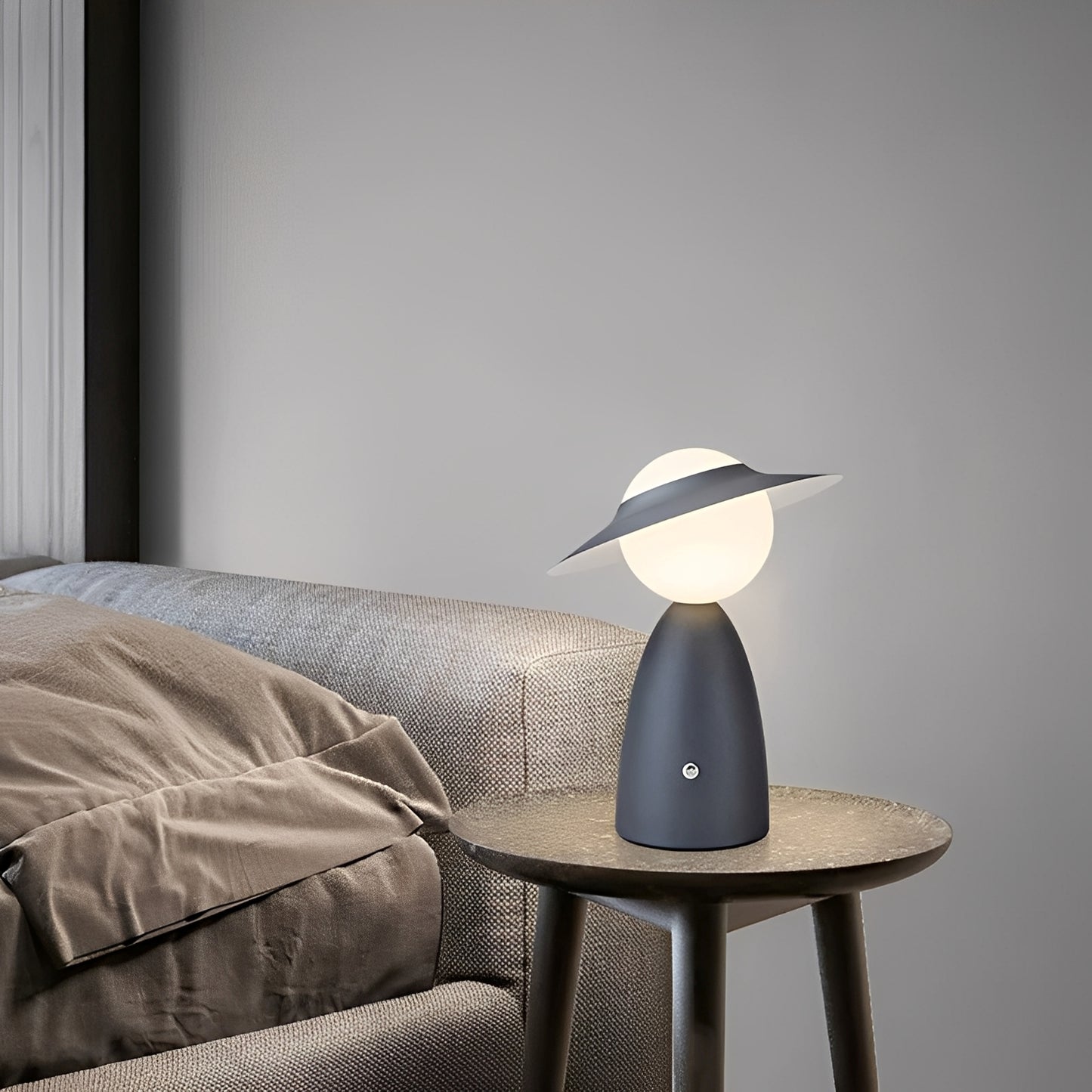 LumiElite – Kreative Metall-Tischlampe mit USB-Aufladung