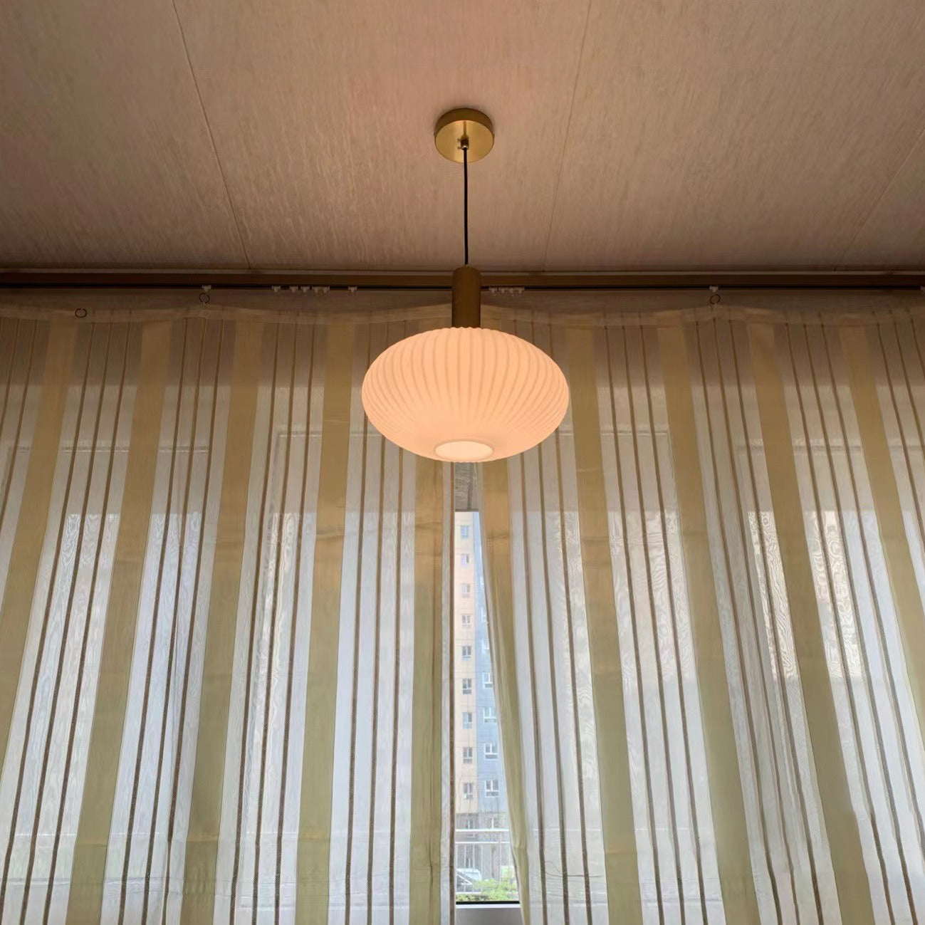 Elinor – Nordische Pendelleuchte aus Glas
