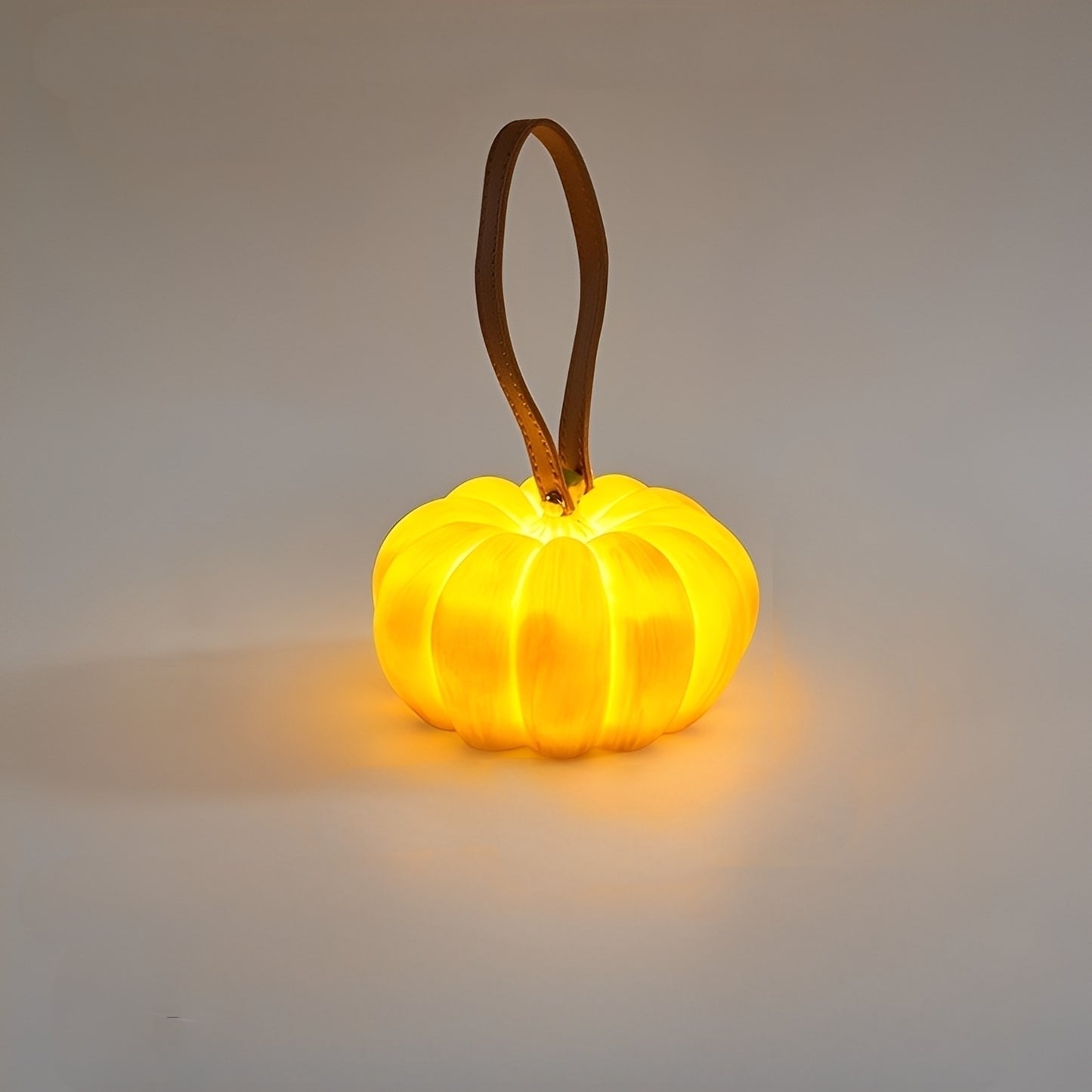 Mina – Solarbetriebene Kürbislampe