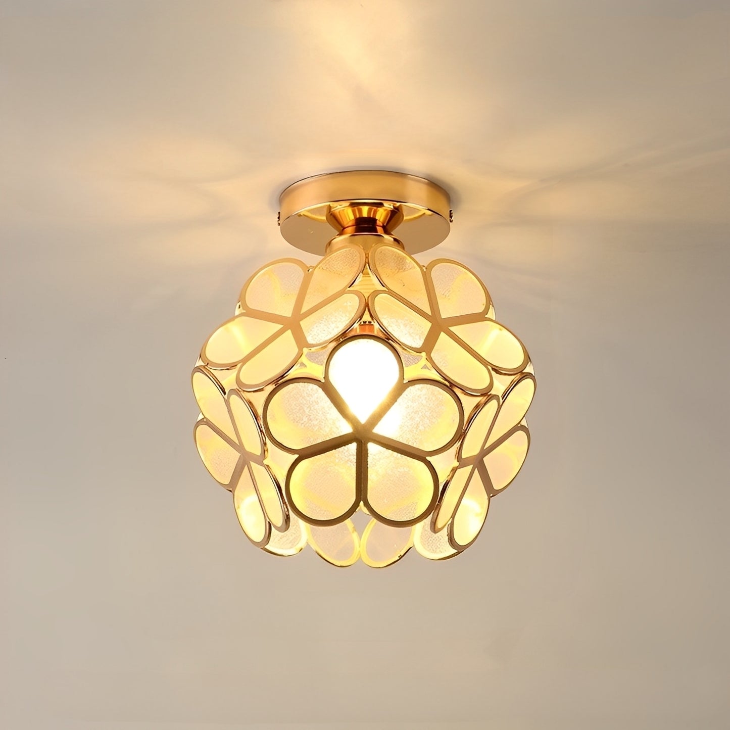 Floria – Buntglas-Deckenlampe im Retro-Stil