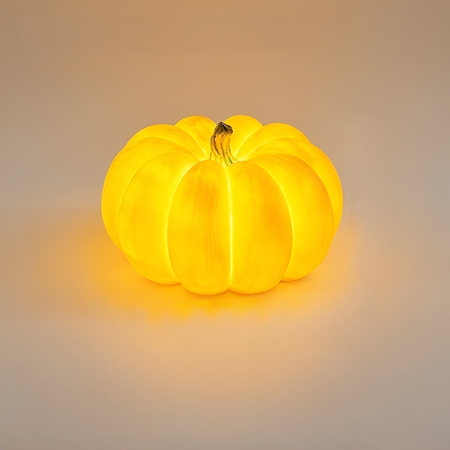 Mina – Solarbetriebene Kürbislampe