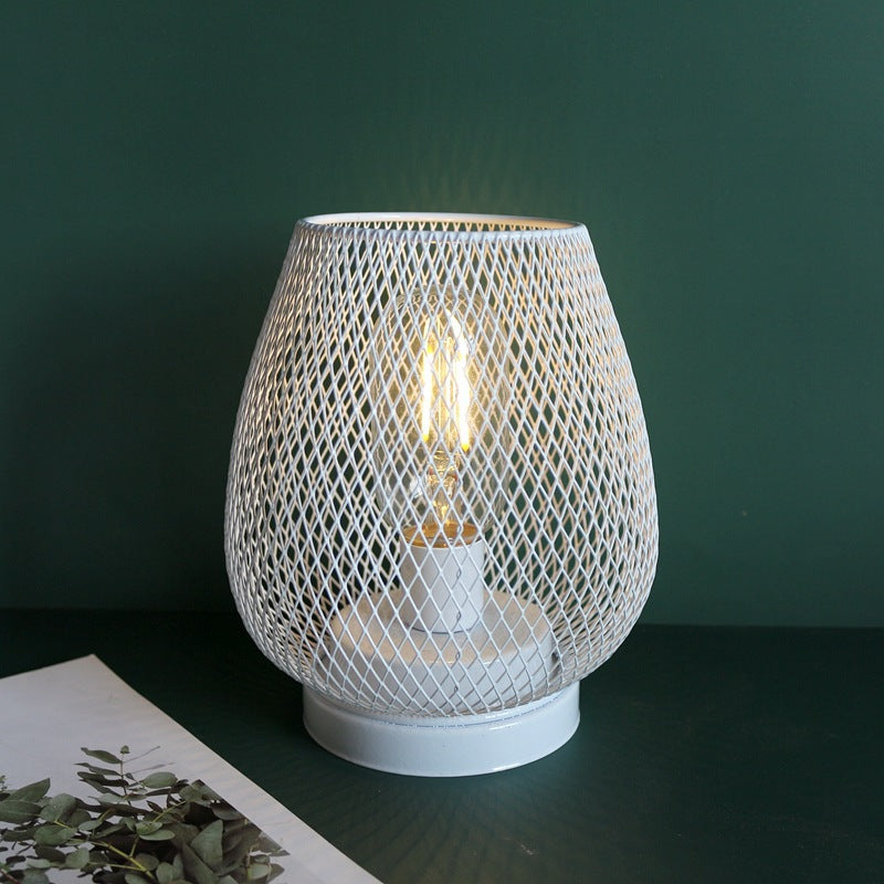 Averin – Retro Tischlampe aus Eisen