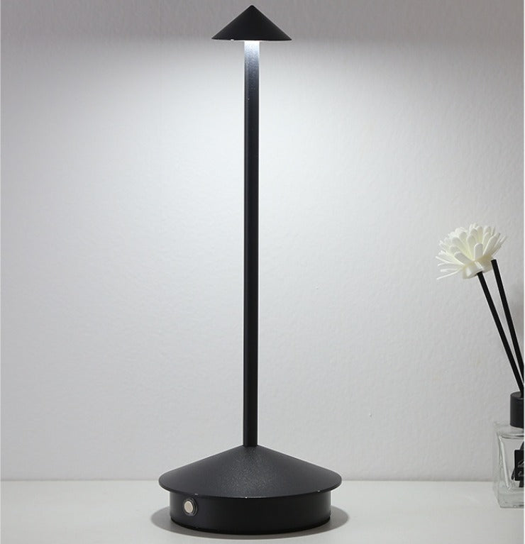 Noelle – Moderne LED Tischlampe