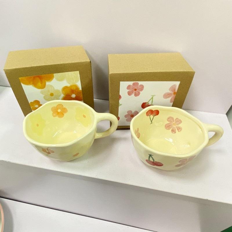 BloomSip – Keramikbecher mit floraler Kirschdeko