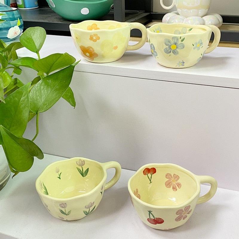 BloomSip – Keramikbecher mit floraler Kirschdeko