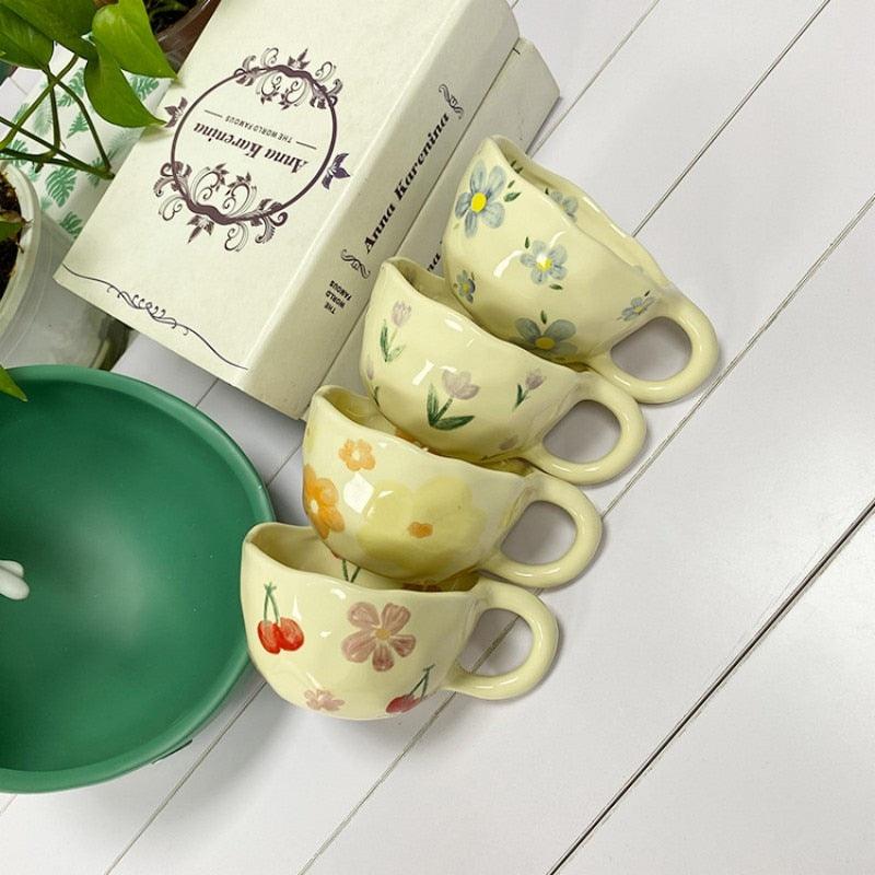 BloomSip – Keramikbecher mit floraler Kirschdeko