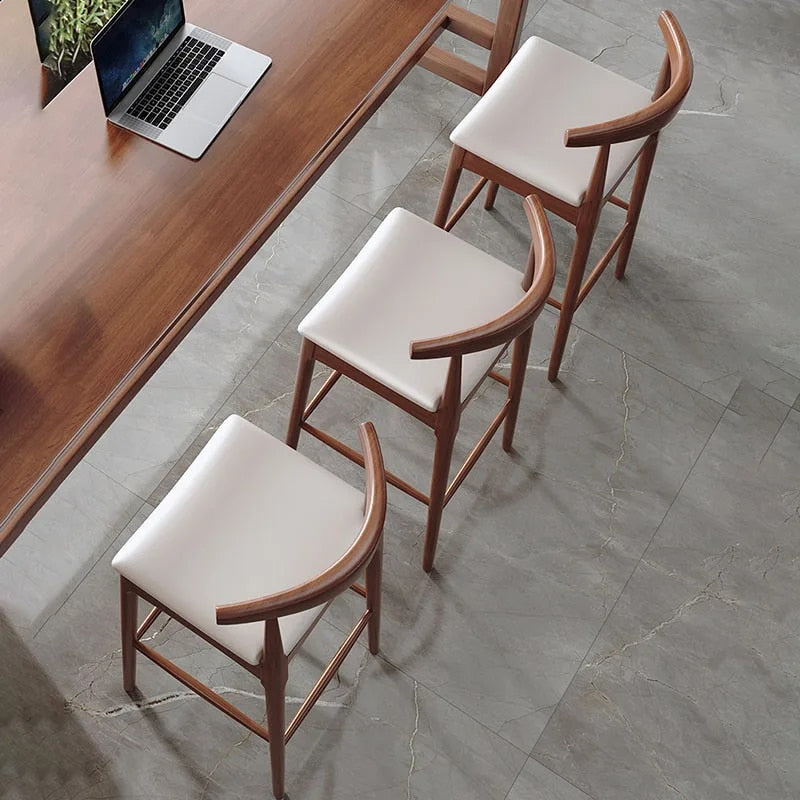 Alexa – Nordic Minimalistischer Massivholz-Hocker