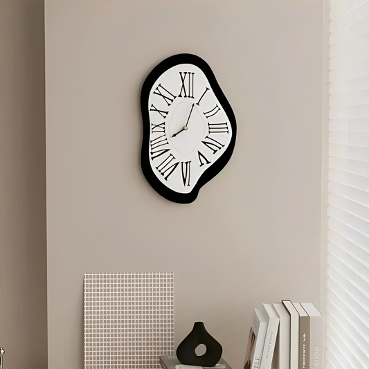 Aurel – Stille Wanduhr mit römischen Ziffern