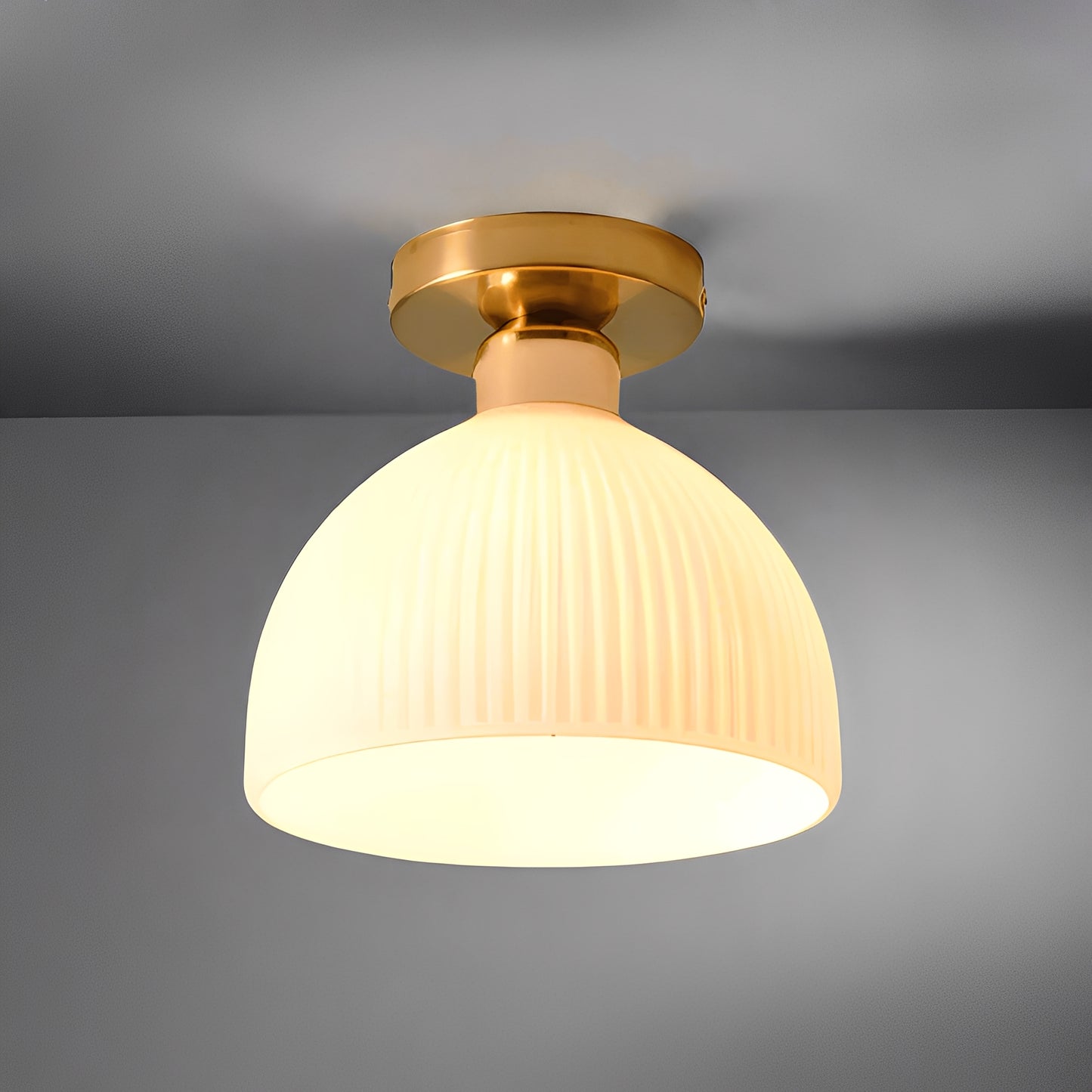 Liora – Moderne Milchglas-Plafondlampe