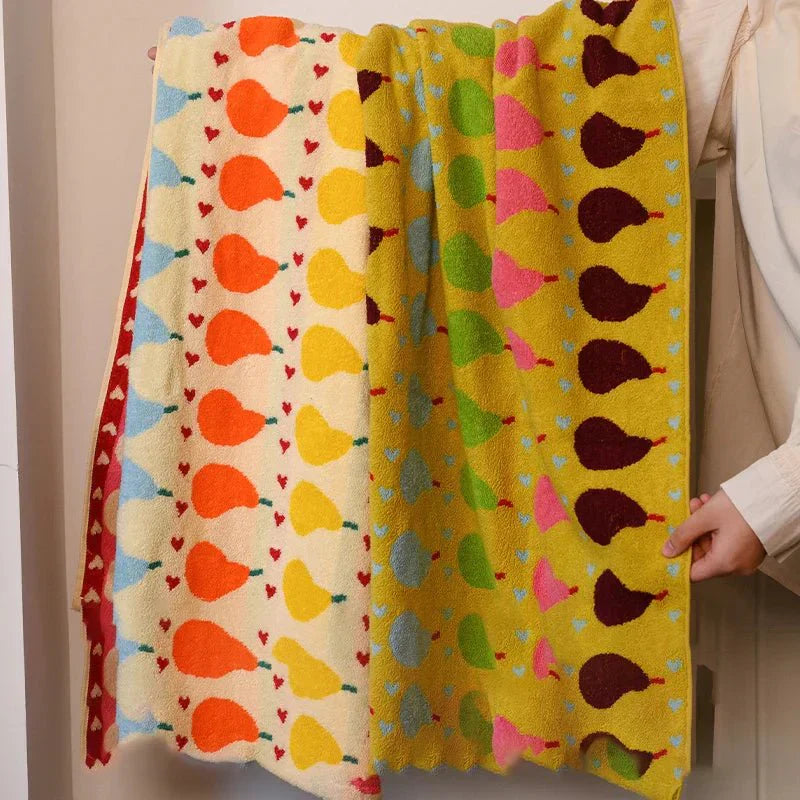 FruitTowel – Weiches Kinderhandtuch mit Birnen-Print