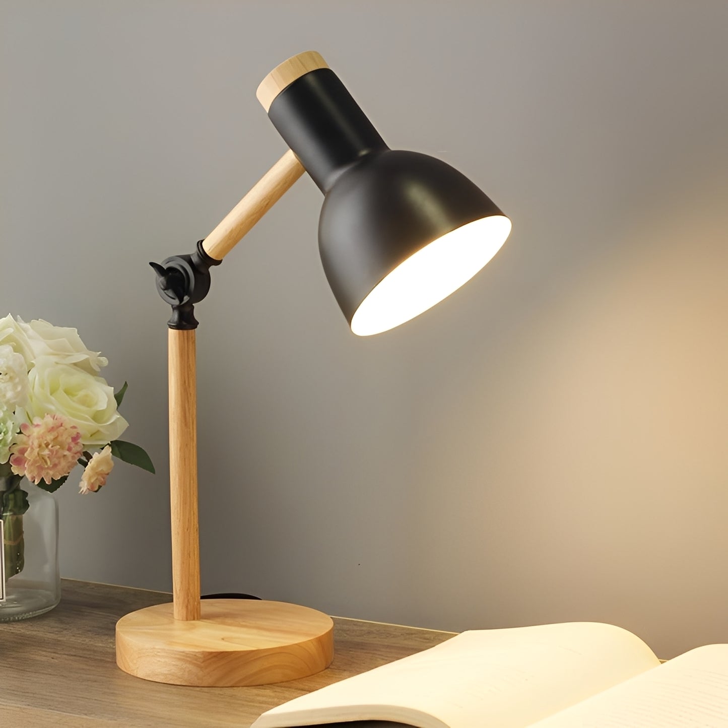 Elara – Nordic Nachttischlampe