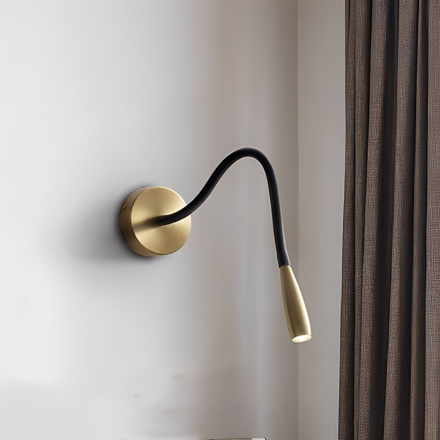 Isandro – Luxus Kupfer LED Leselampe