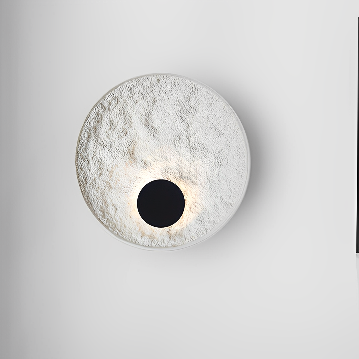 Lunaris – Runde Wandleuchte mit LED und weißem Globus-Design