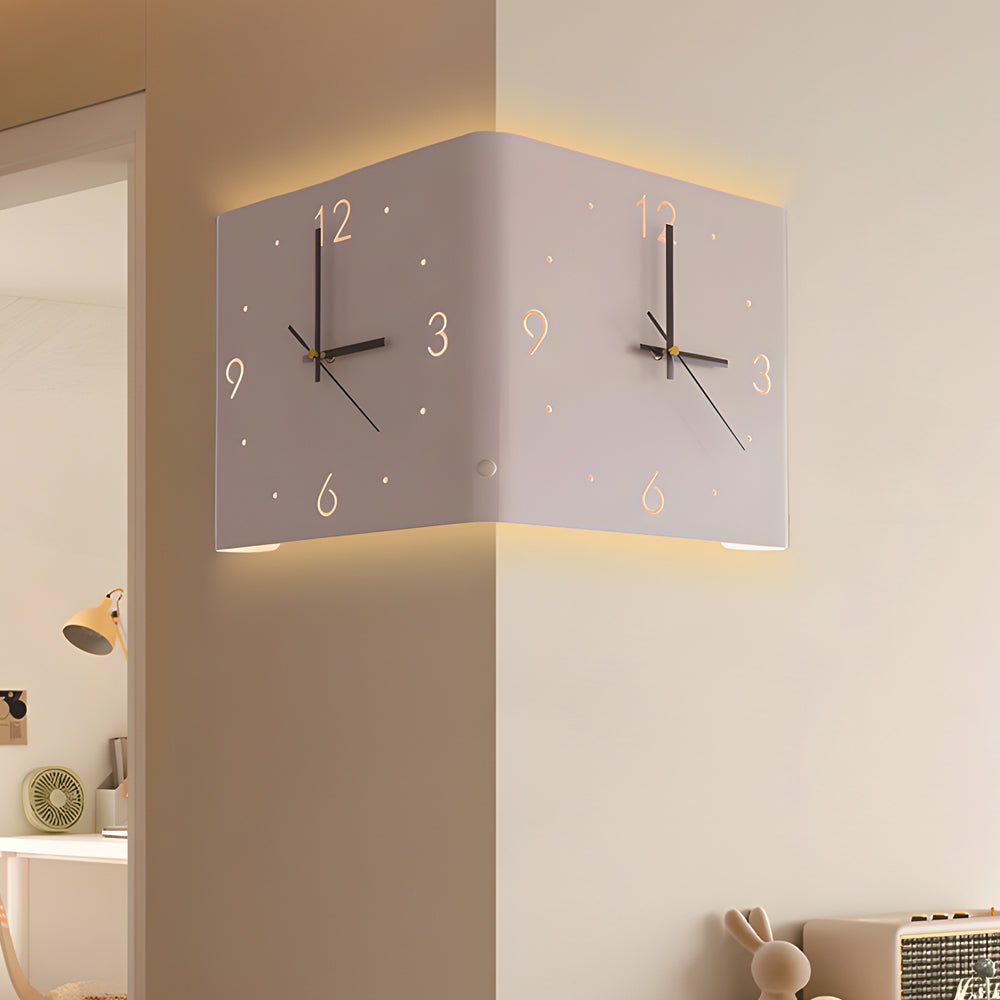 Elina – Doppelseitige Wandleuchte mit Uhr