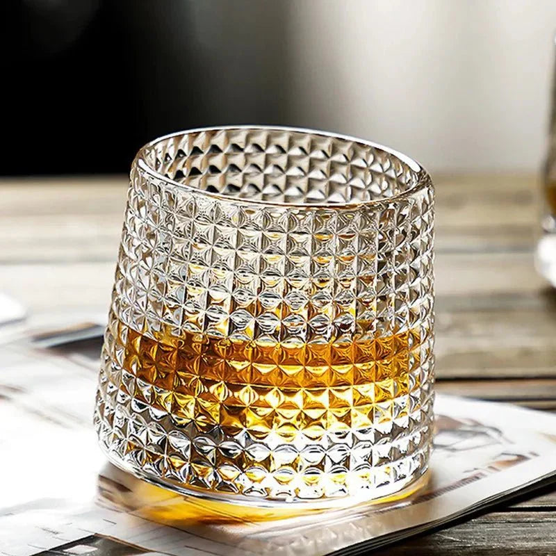 WhirlGlass – Design-Whiskyglas mit Wellenstruktur